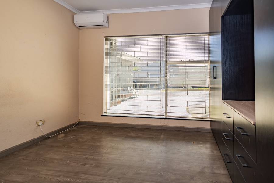 3 Bedroom Property for Sale in St Dumas Western Cape